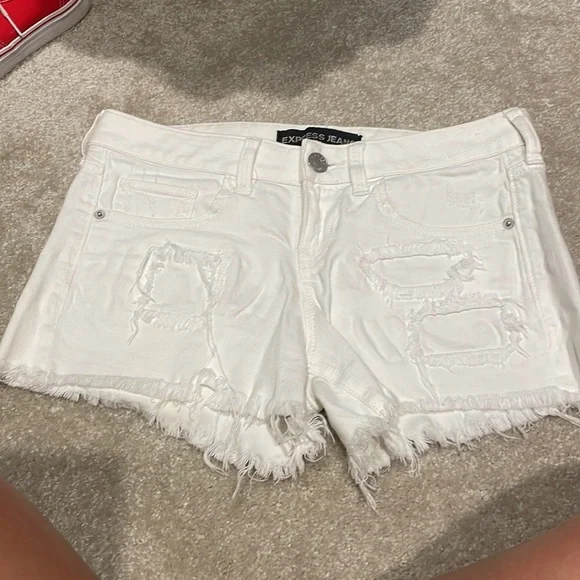 Express denim white shorts - Picture 3 of 5